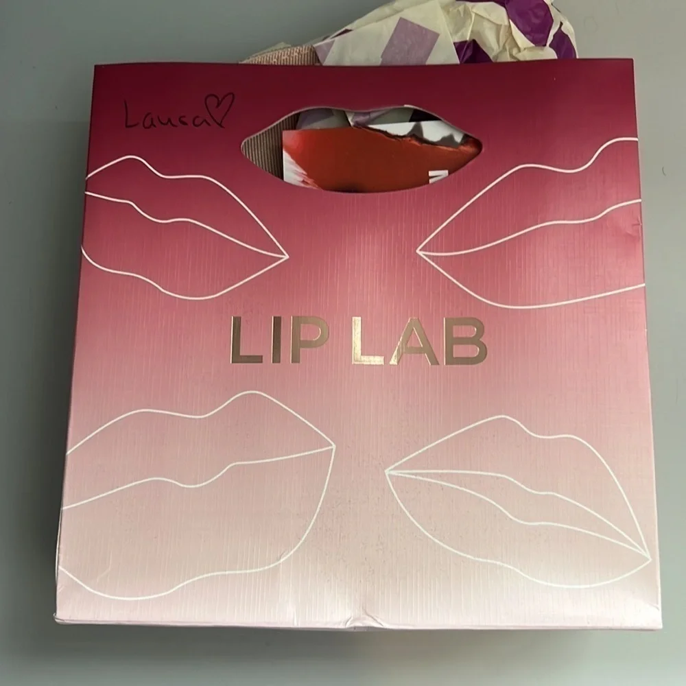 Lip Lab Bag and Bite Beauty Blush. Daycation Whipped Blush in Hibiscus Slush